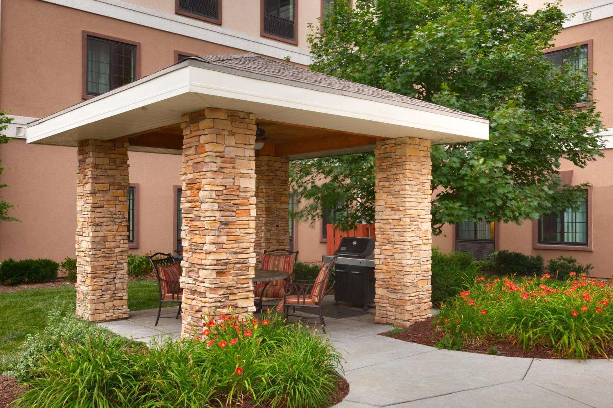 Staybridge Suites Omaha 80Th And Dodge By Ihg Esterno foto