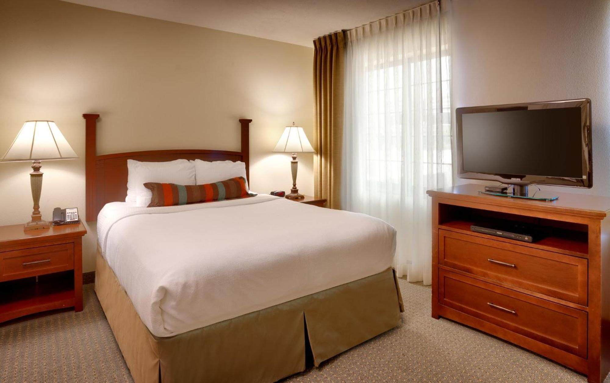 Staybridge Suites Omaha 80Th And Dodge By Ihg Esterno foto